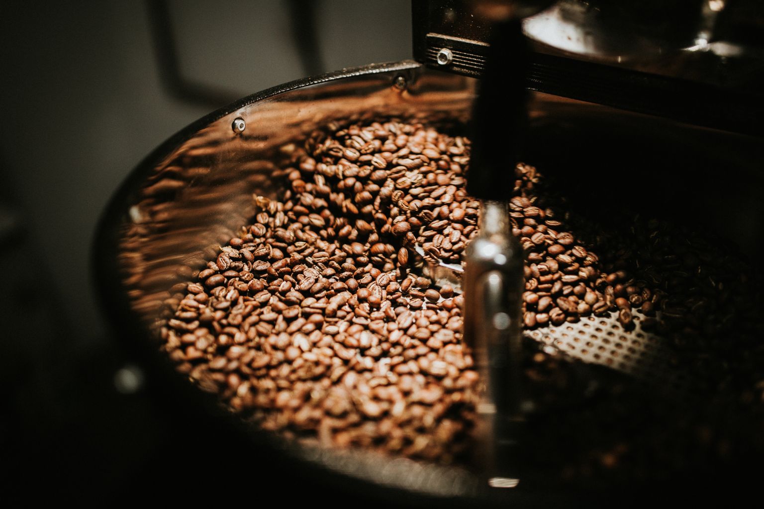 Setiap bulir kopi dari Tenjobumikopi adalah surat cinta dari tanah untuk cangkir Anda. Ingin membawa pulang keajaiban rasa ini? Jelajahi koleksi terbaik kami di website atau sapa kami via WhatsApp untuk konsultasi rasa yang paling pas buat Anda.