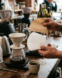 Pilih Kertas Filter V60 Bleach atau Cokelat?