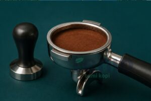 Pelajari kesalahan tamping espresso yang sering terjadi dan cara memperbaikinya untuk hasil ekstraksi lebih konsisten.